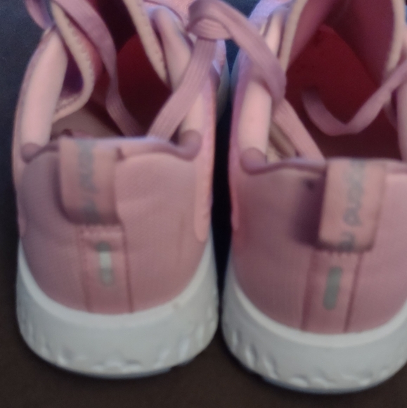 Women's Nike React like new - Picture 3 of 4